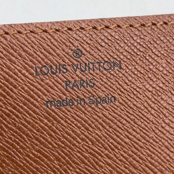 Louis Vuitton Monogram Card case - Picture 12 of 13
